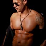 Braziliaanse stripper Gabriel met zijn sexy dansmoves en zonnebril - Showtime Agency