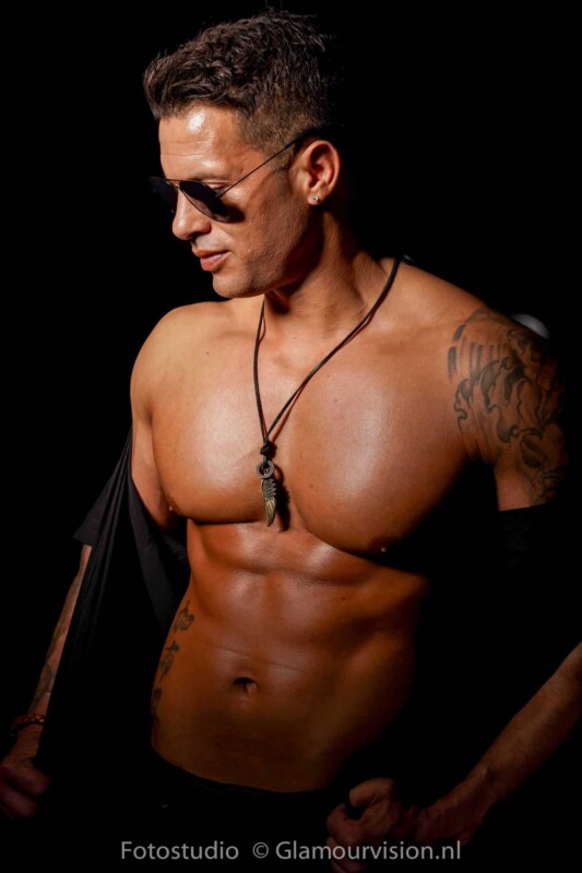 Braziliaanse stripper Gabriel met zijn sexy dansmoves en zonnebril - Showtime Agency