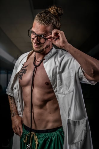 Stripper Jay als dokter