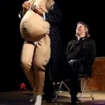 Komische striptease act