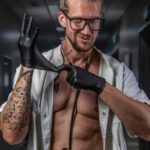 Mannelijke stripper als dokter