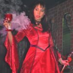 Striptease Michele als vampier