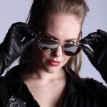 Vrouwelijke politie stripper Lilly